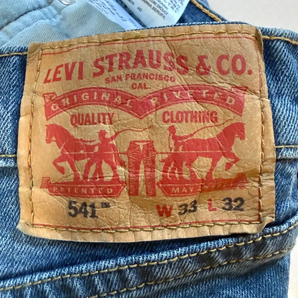 Levis 541 Athletic Taper Mens Blue Jeans W33 L32 Medium Wash Denim